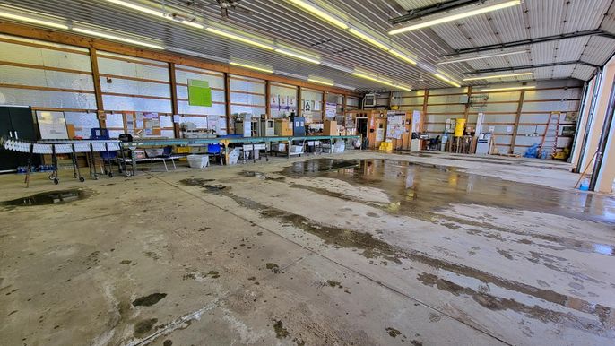 Garage, Interior