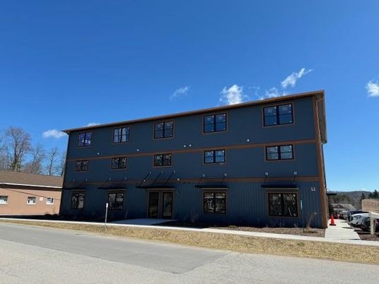 Exterior, Facade, Rowhouse