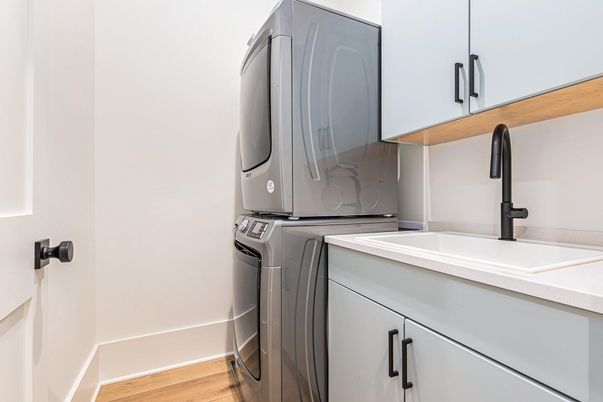 Interior, Washer, Wood Texture Flooring