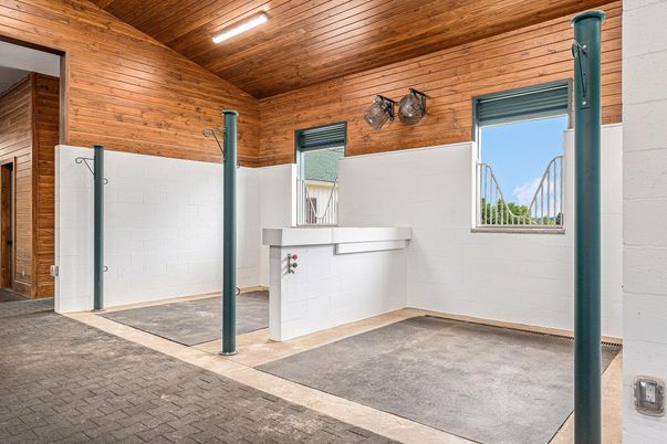 Empty room, Interior, Wooden Ceilings, Wooden Walls