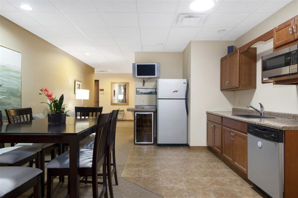 Dining room, Interior, Kitchen, Recessed Lighting