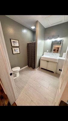 Bathroom, Interior, Recessed Lighting