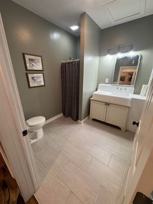 Bathroom, Interior, Recessed Lighting