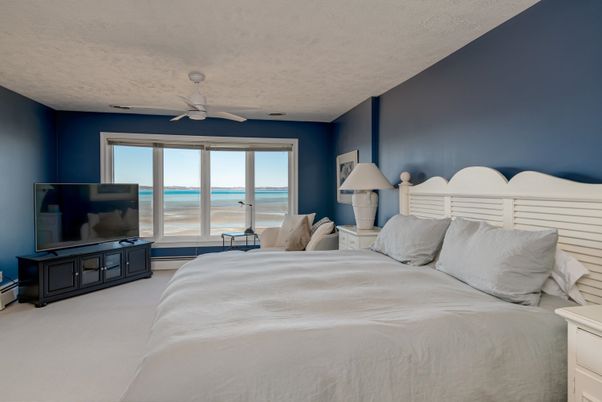 Bedroom, Interior, Water