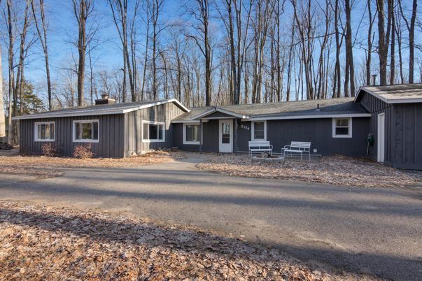 Backyard, Exterior, Facade, Ranch