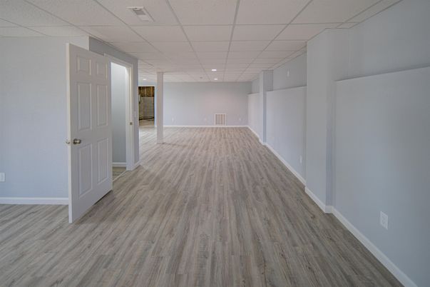 Empty room, Interior, Recessed Lighting, Wood Texture Flooring