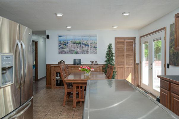 Dining room, Interior, Kitchen, Recessed Lighting, Stainless Steel Appliances
