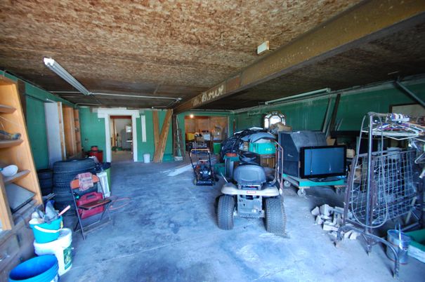 Garage, Interior