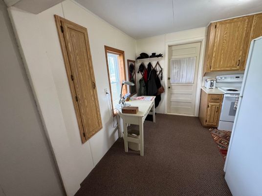 Home Office, Interior