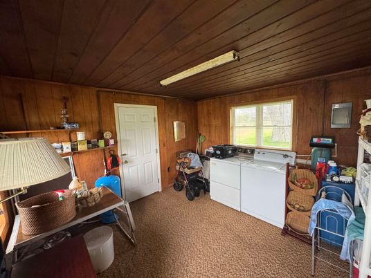 Interior, Washer, Wooden Ceilings, Wooden Walls