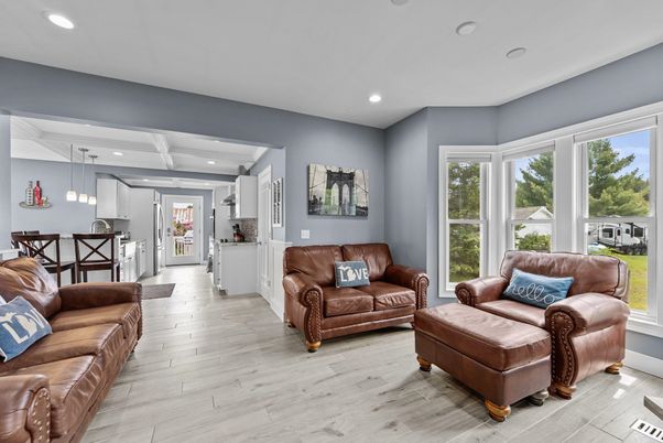 Interior, Living room, Pendant Lights, Recessed Lighting, Wood Texture Flooring