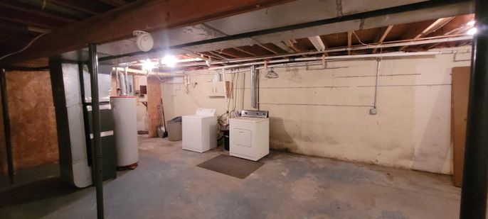 Interior, Washer, Wooden Beams