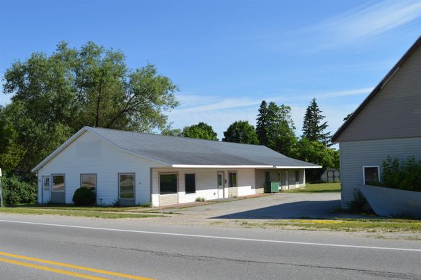 Exterior, Facade, Ranch