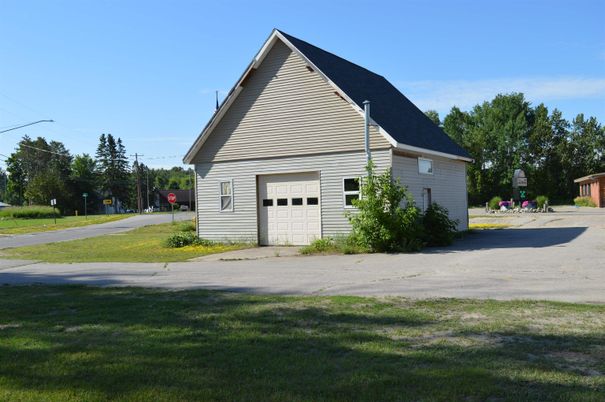 Detached Garage, Exterior