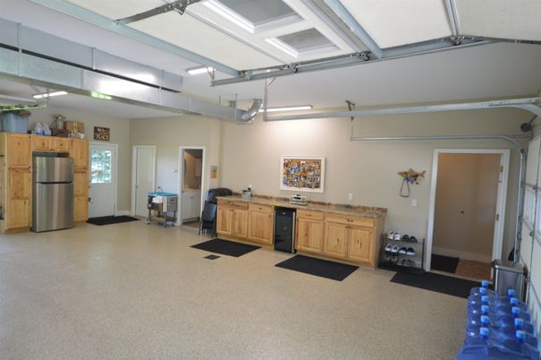 Garage, Interior