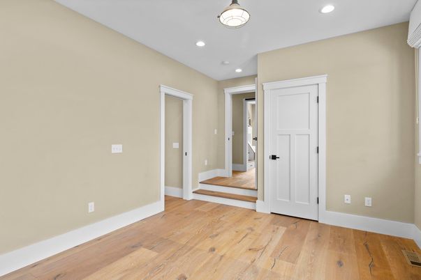 Empty room, Interior, Recessed Lighting, Wood Texture Flooring
