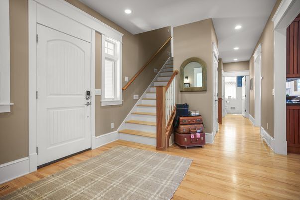 Interior, Recessed Lighting, Wood Texture Flooring