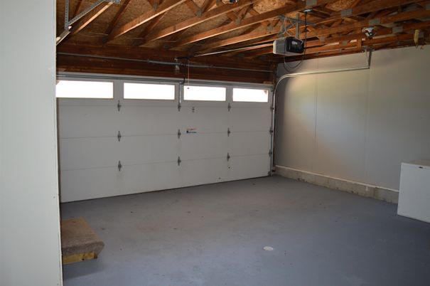 Garage, Interior, Wooden Beams