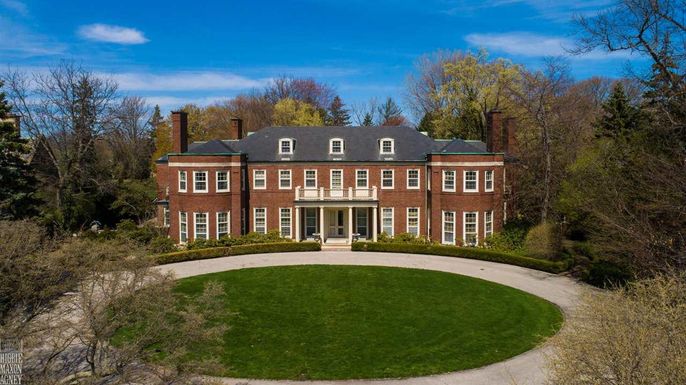 Backyard, Exterior, Facade, Brick Facade, Georgian