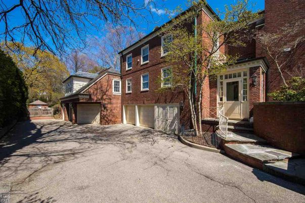 Attached, Detached Garage, Exterior, Facade, Brick Facade, Rowhouse