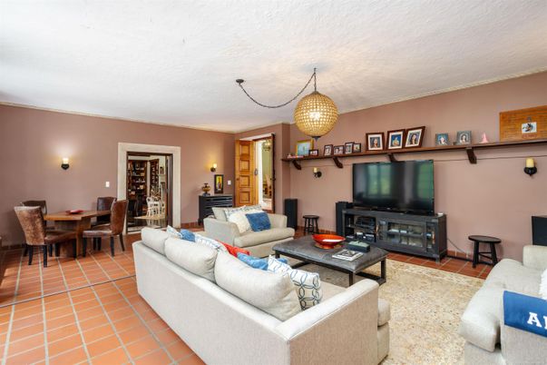 Dining room, Interior, Living room, Pendant Lights