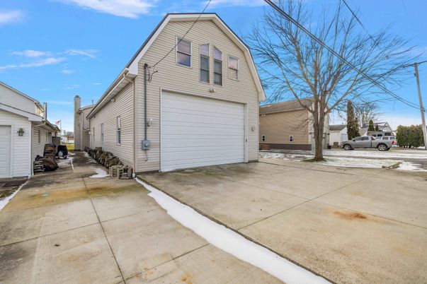 Detached Garage, Exterior