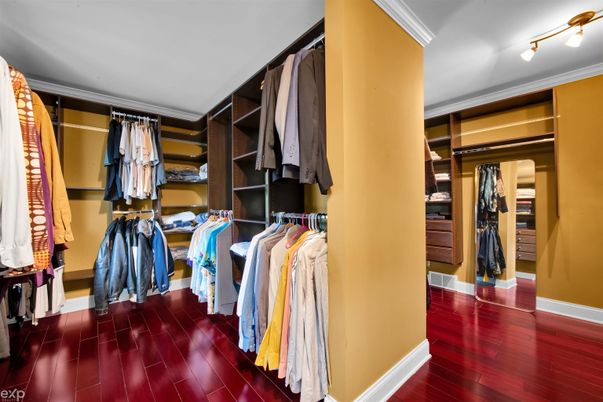 Interior, Walk-in Closets, Wood Texture Flooring