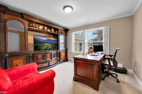 Home Office, Interior