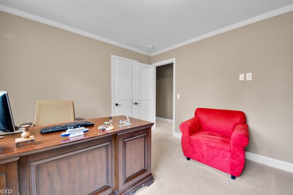 Home Office, Interior