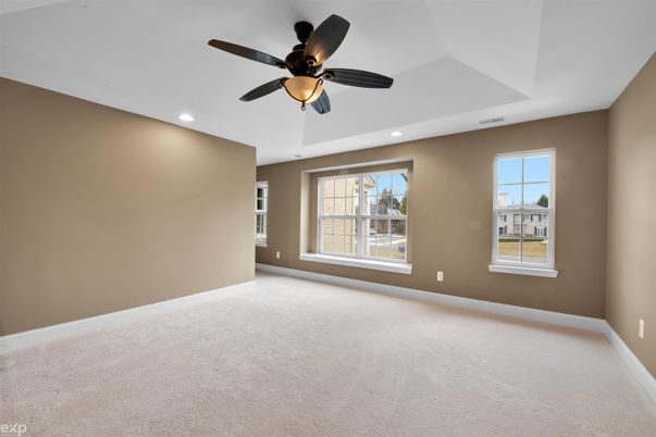 Empty room, Interior, Recessed Lighting