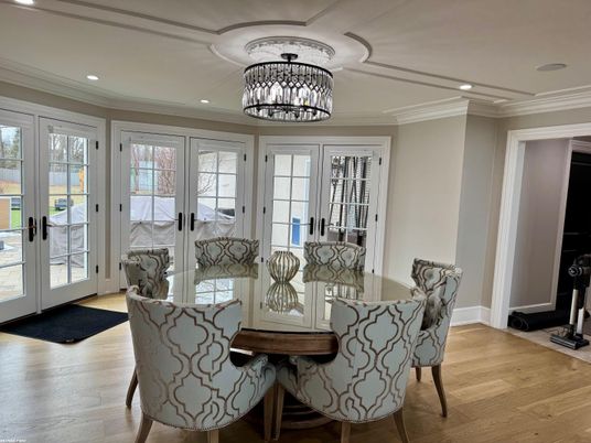 Chandelier, Dining room, Interior, Recessed Lighting, Wood Texture Flooring