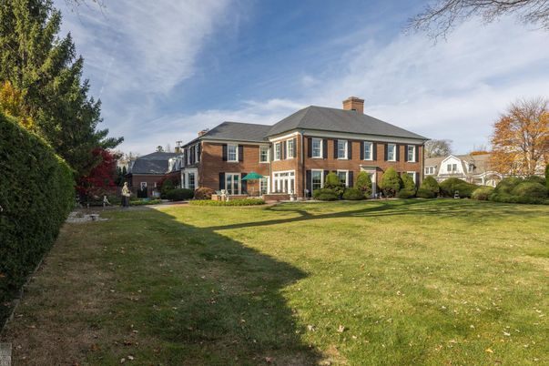 Backyard, Exterior, Facade, Brick Facade, French Provincial