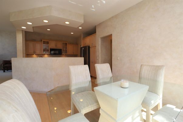 Dining room, Interior, Kitchen, Recessed Lighting