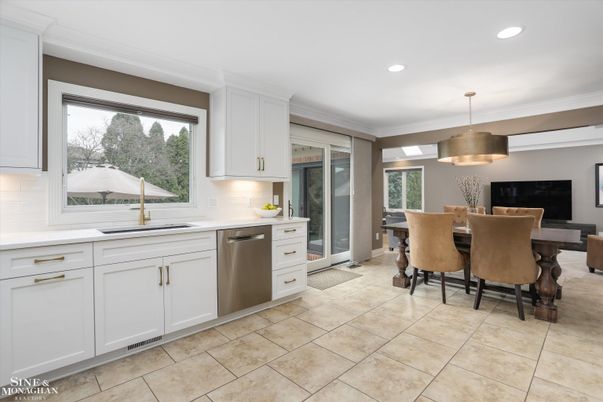 Dining room, Interior, Kitchen, Pendant Lights, Recessed Lighting, Stainless Steel Appliances