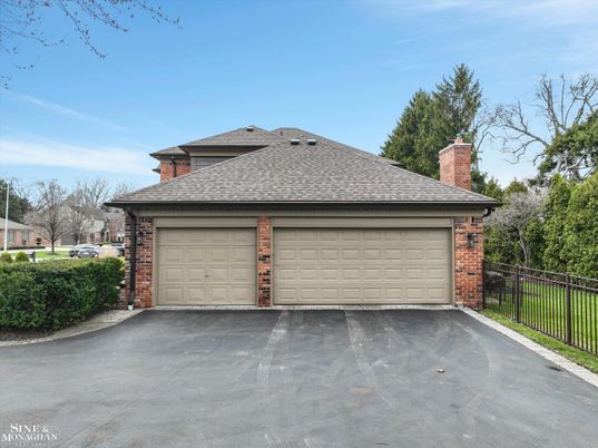 Detached Garage, Exterior