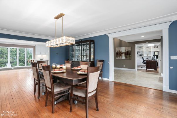 Chandelier, Dining room, Interior, Pendant Lights, Recessed Lighting, Wood Texture Flooring