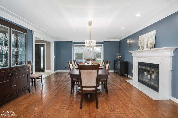 Dining room, Fireplace, Interior, Recessed Lighting, Wood Texture Flooring