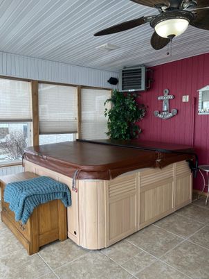 Hot Tub, Interior