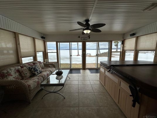 Interior, Living room, Sun Room, Water
