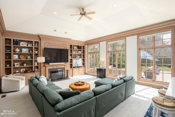 Fireplace, Interior, Living room, Recessed Lighting