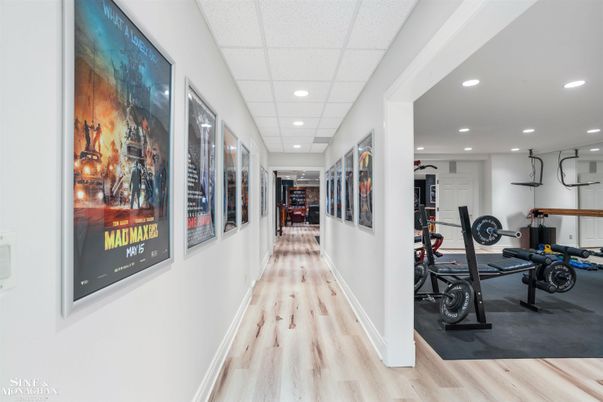 Fitness Equipment, Interior, Recessed Lighting, Wood Texture Flooring
