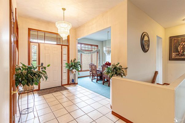 Chandelier, Dining room, Interior