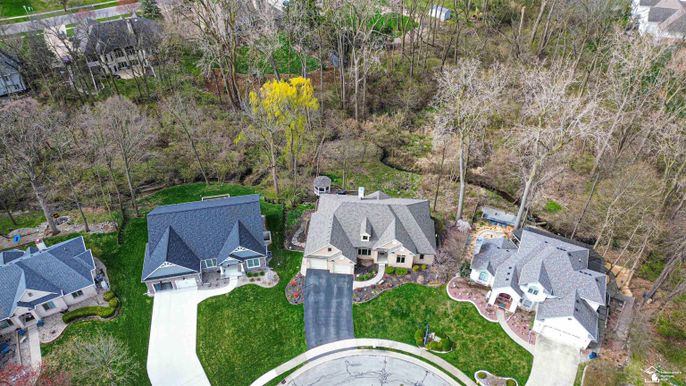 Exterior, Drone