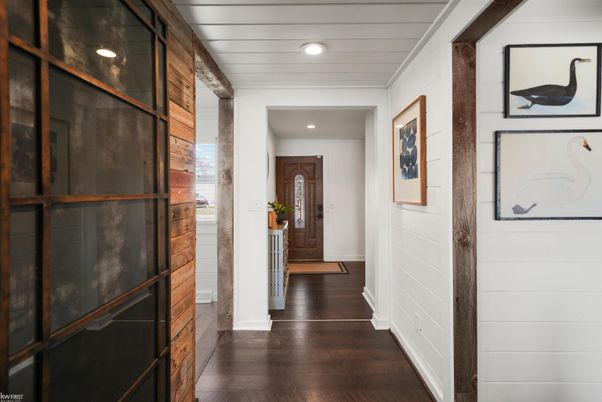Interior, Recessed Lighting, Wood Texture Flooring