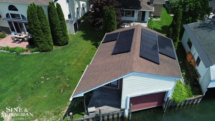 Exterior, Drone