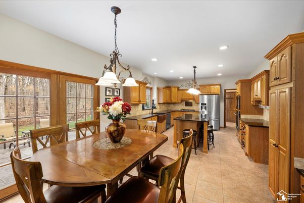 Dining room, Interior, Kitchen, Pendant Lights, Recessed Lighting, Stainless Steel Appliances