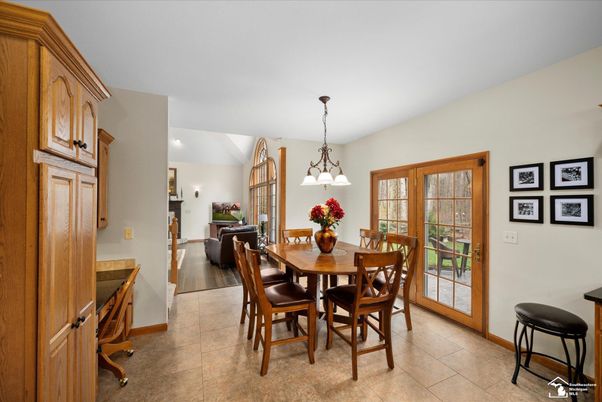 Chandelier, Dining room, Interior, Living room, Pendant Lights, Recessed Lighting