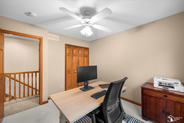 Home Office, Interior