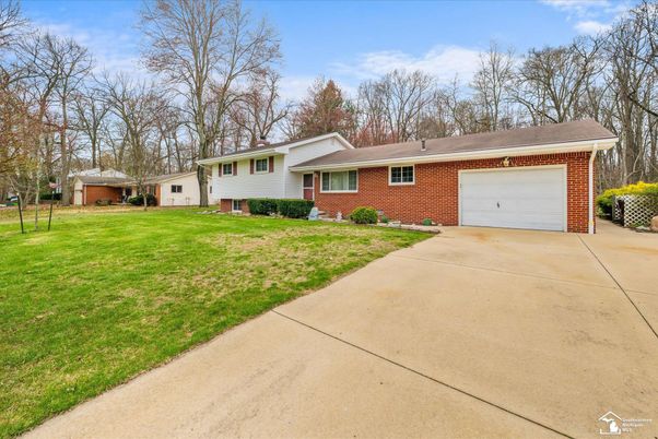 Attached, Exterior, Facade, Brick Facade, Ranch