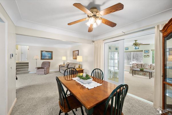 Dining room, Interior